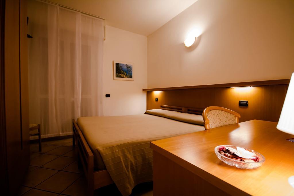 Albergo Lario Gera Lario Phòng bức ảnh