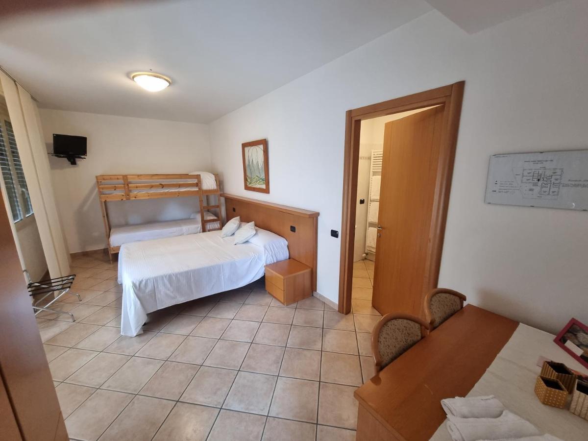 Albergo Lario Gera Lario Phòng bức ảnh